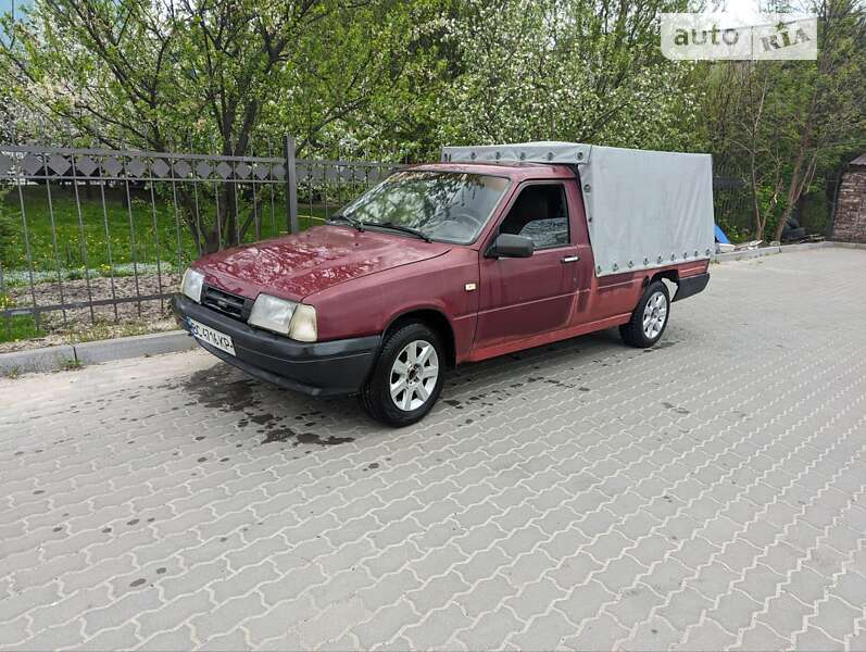 Грузовой фургон ИЖ 2715 2002 в Львове