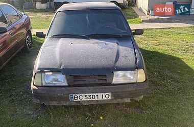 Вантажний фургон ІЖ 2717 Ода 2004 в Львові