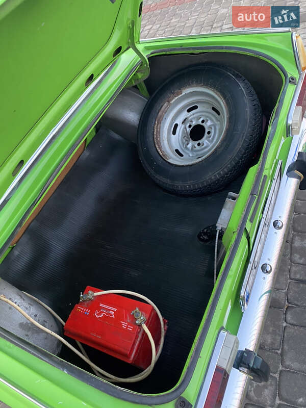 Седан ИЖ 412 ИЭ 1981 в Золочеві