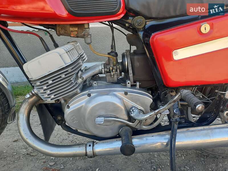 Горные снегоходы ИЖ Юпитер 5 1990 в Городенке