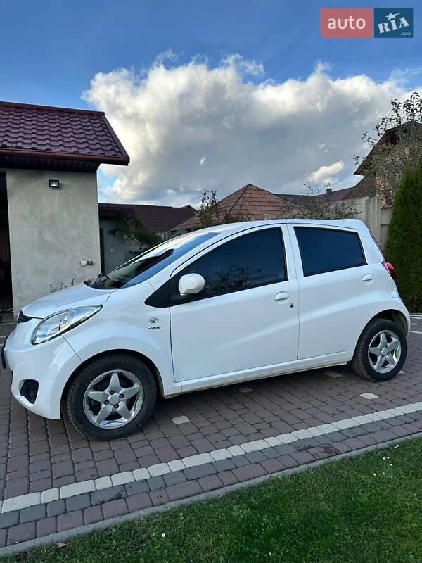 Хетчбек JAC J2 2015 в Мостиській