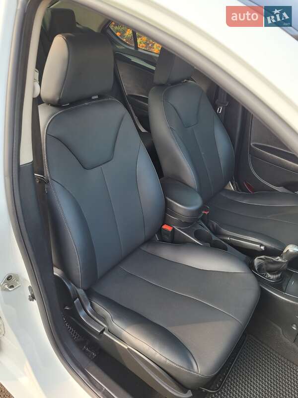 Седан JAC J5 2014 в Запоріжжі