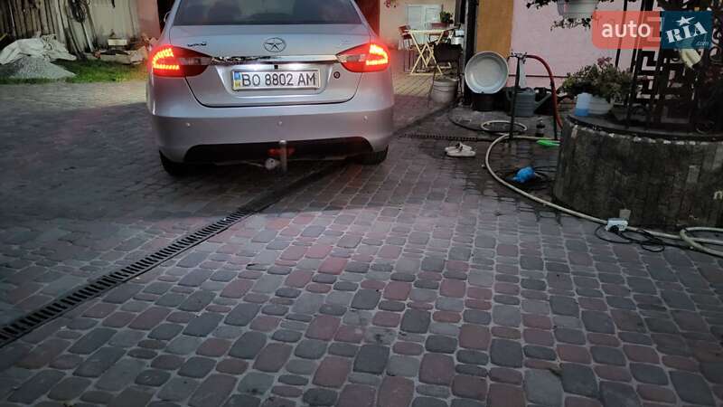 Седан JAC J5 2013 в Кременці