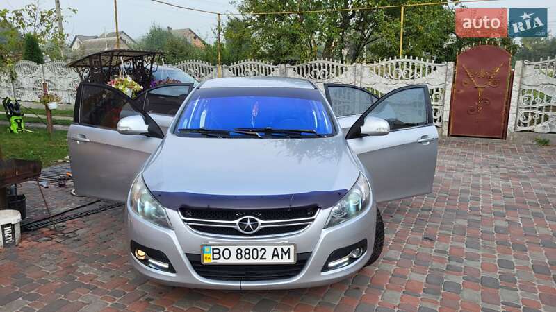 Седан JAC J5 2013 в Кременці
