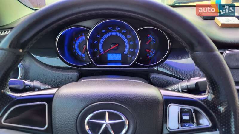 Седан JAC J5 2013 в Кременці