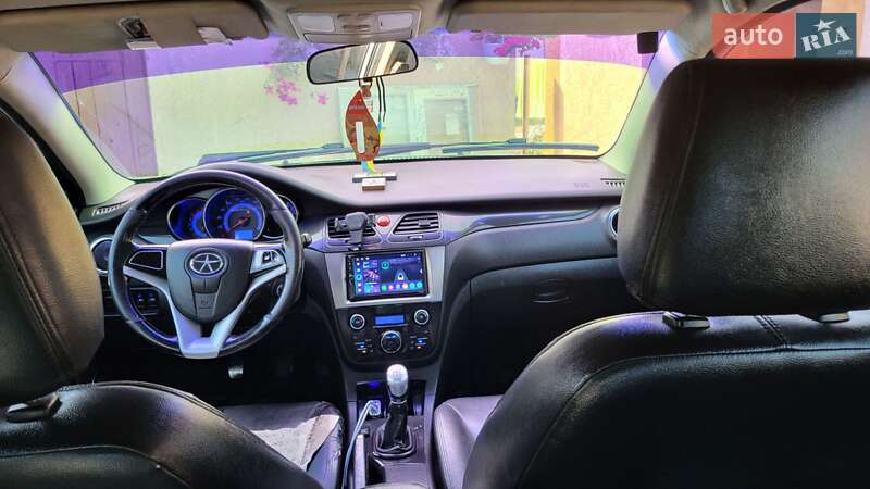 Седан JAC J5 2013 в Кременці