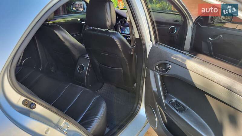 Седан JAC J5 2013 в Кременці