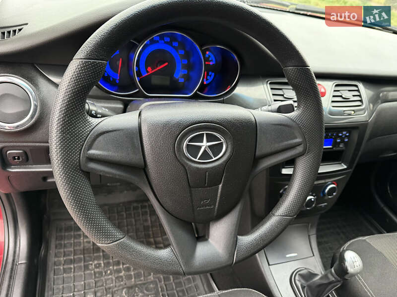 Седан JAC J5 2014 в Львові