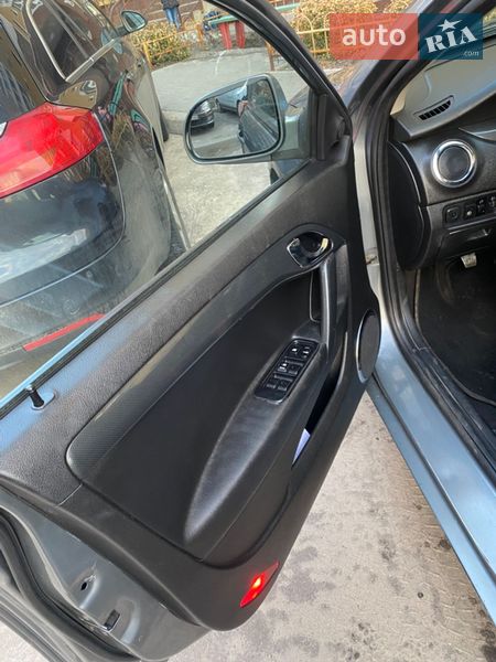 Седан JAC J5 2013 в Вышгороде