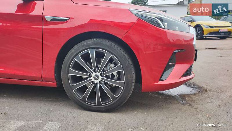 Лифтбек JAC J7 2021 в Киеве