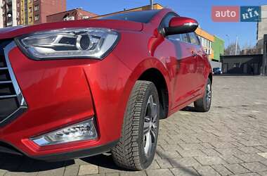 Позашляховик / Кросовер JAC JS2 2021 в 