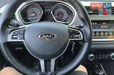 Хэтчбек JAC S2 2017 в 