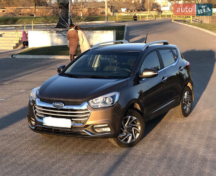 Хэтчбек JAC S2 2018 в 