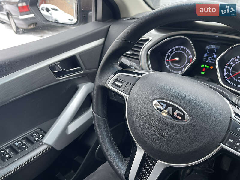 Хэтчбек JAC S2 2018 в Киеве