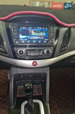 Внедорожник / Кроссовер JAC S5 2014 в Луцке фото 8 Внедорожник / Кроссовер JAC S5 2014 в Луцке