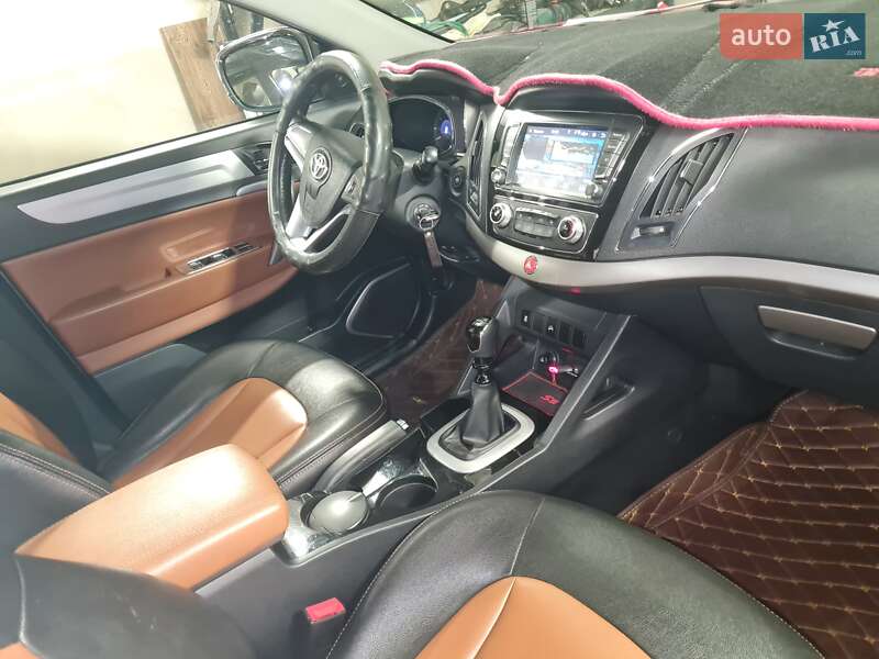 Внедорожник / Кроссовер JAC S5 2014 в Луцке фото 10 Внедорожник / Кроссовер JAC S5 2014 в Луцке