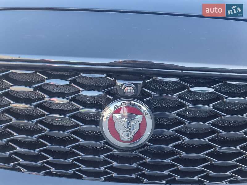 Внедорожник / Кроссовер Jaguar E-Pace 2021 в Киеве