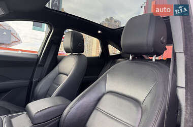 Внедорожник / Кроссовер Jaguar E-Pace 2018 в 