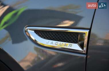 Позашляховик / Кросовер Jaguar E-Pace 2019 в 