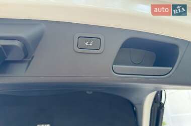 Внедорожник / Кроссовер Jaguar E-Pace 2020 в 