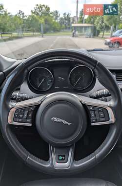 Позашляховик / Кросовер Jaguar E-Pace 2018 в 