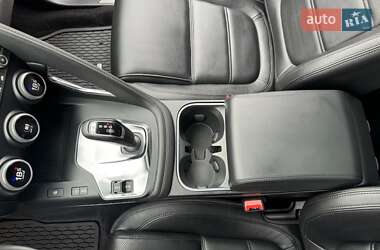 Внедорожник / Кроссовер Jaguar E-Pace 2019 в 
