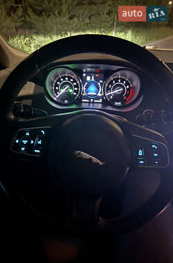 Внедорожник / Кроссовер Jaguar E-Pace 2018 в 
