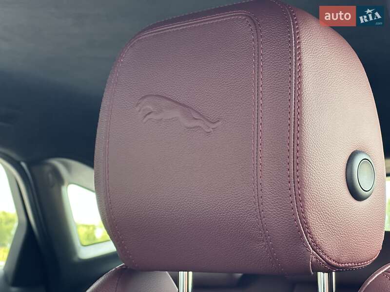 Внедорожник / Кроссовер Jaguar E-Pace 2021 в Киеве