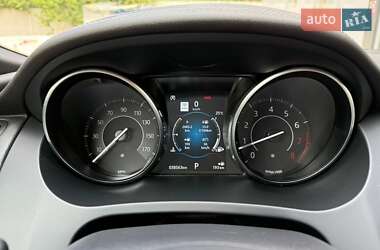 Позашляховик / Кросовер Jaguar E-Pace 2019 в 