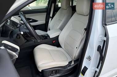 Позашляховик / Кросовер Jaguar E-Pace 2019 в 