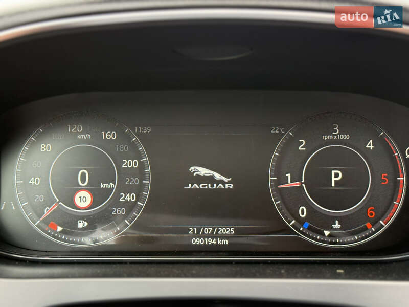 Позашляховик / Кросовер Jaguar E-Pace 2019 в Києві
