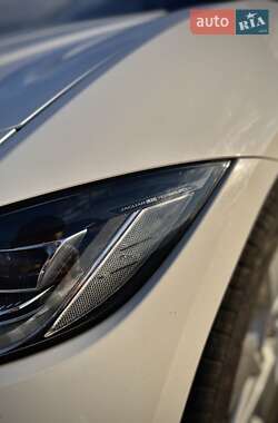 Внедорожник / Кроссовер Jaguar E-Pace 2018 в 