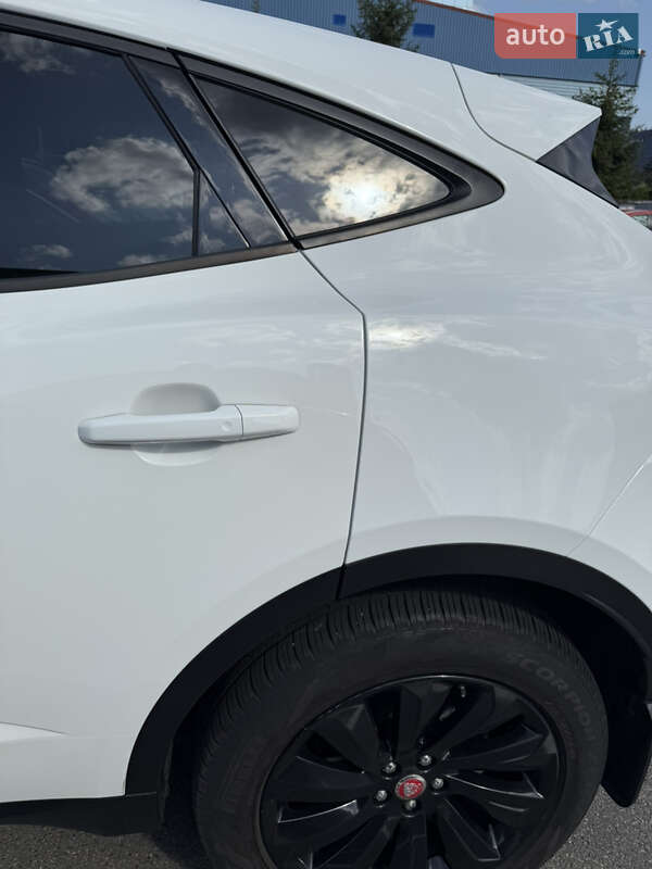 Позашляховик / Кросовер Jaguar E-Pace 2019 в Києві