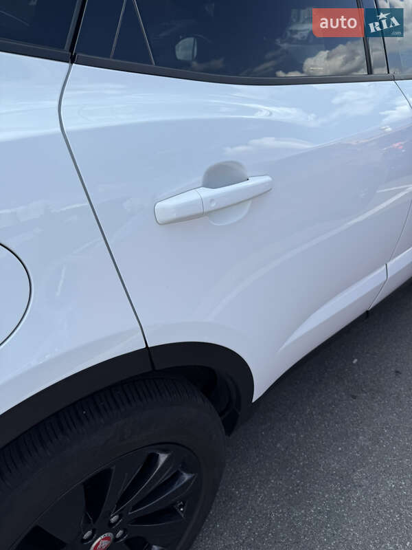 Позашляховик / Кросовер Jaguar E-Pace 2019 в Києві
