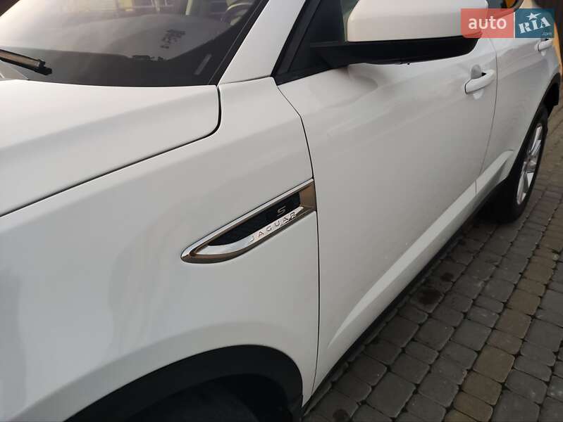 Позашляховик / Кросовер Jaguar E-Pace 2019 в Львові