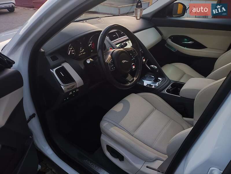 Позашляховик / Кросовер Jaguar E-Pace 2019 в Львові