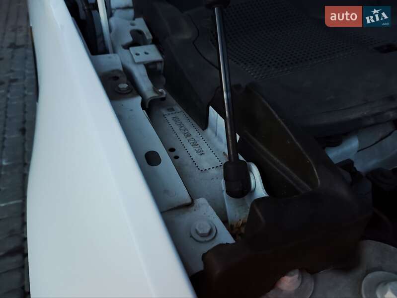 Позашляховик / Кросовер Jaguar E-Pace 2019 в Львові
