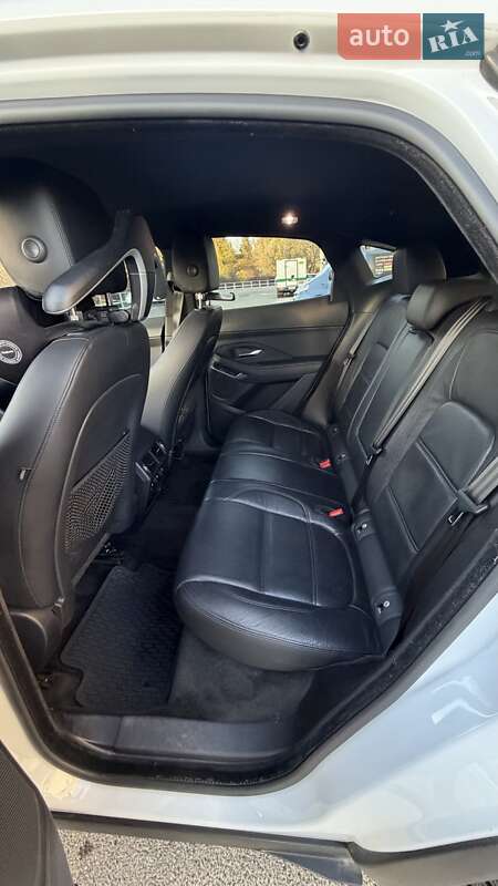 Позашляховик / Кросовер Jaguar E-Pace 2017 в Києві