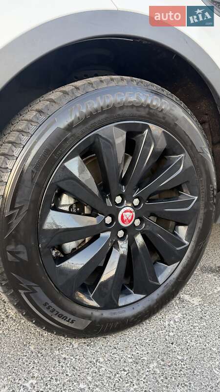 Позашляховик / Кросовер Jaguar E-Pace 2017 в Києві