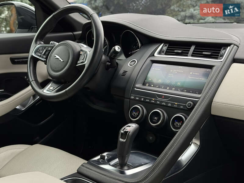 Позашляховик / Кросовер Jaguar E-Pace 2019 в Києві