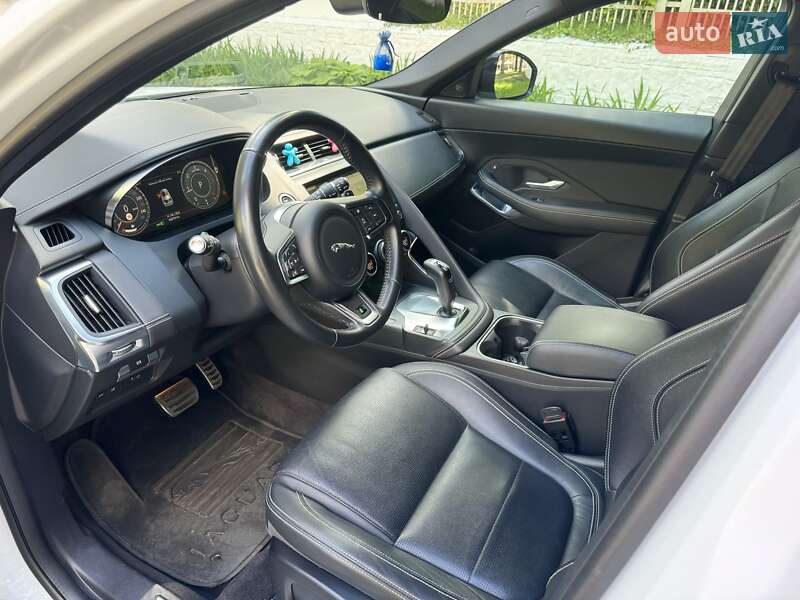 Позашляховик / Кросовер Jaguar E-Pace 2020 в Чернівцях