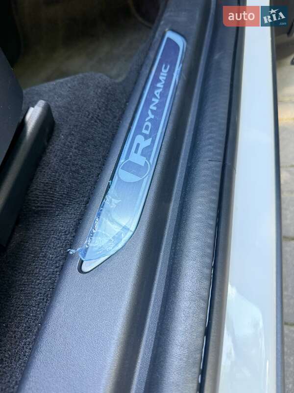 Позашляховик / Кросовер Jaguar E-Pace 2020 в Чернівцях