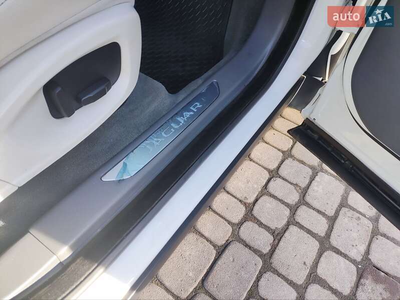 Внедорожник / Кроссовер Jaguar E-Pace 2019 в Львове