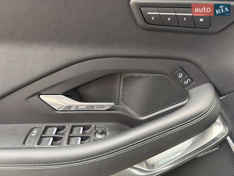 Внедорожник / Кроссовер Jaguar E-Pace 2020 в Киеве