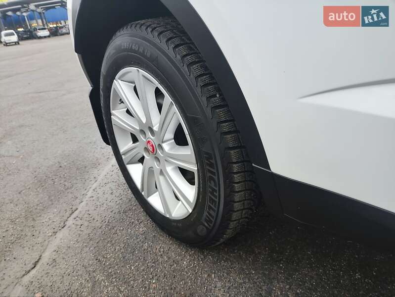 Внедорожник / Кроссовер Jaguar E-Pace 2019 в Львове фото 22 Внедорожник / Кроссовер Jaguar E-Pace 2019 в Львове