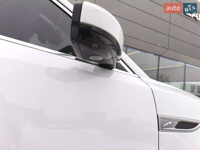 Внедорожник / Кроссовер Jaguar E-Pace 2021 в Киеве