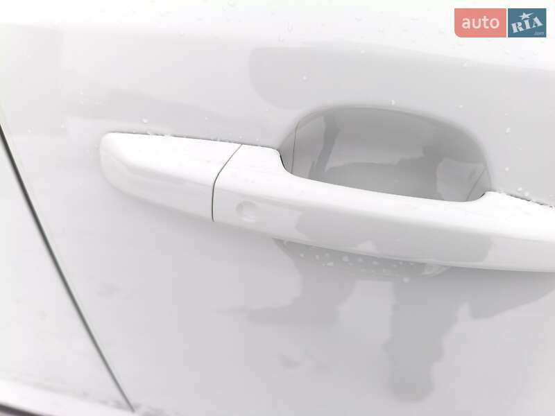 Внедорожник / Кроссовер Jaguar E-Pace 2021 в Киеве