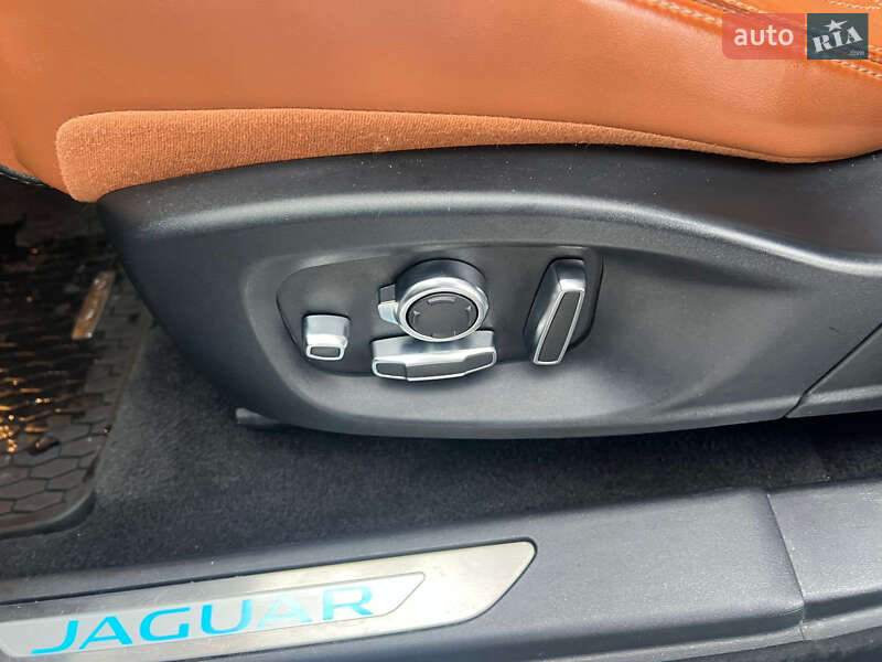 Позашляховик / Кросовер Jaguar E-Pace 2019 в Тернополі