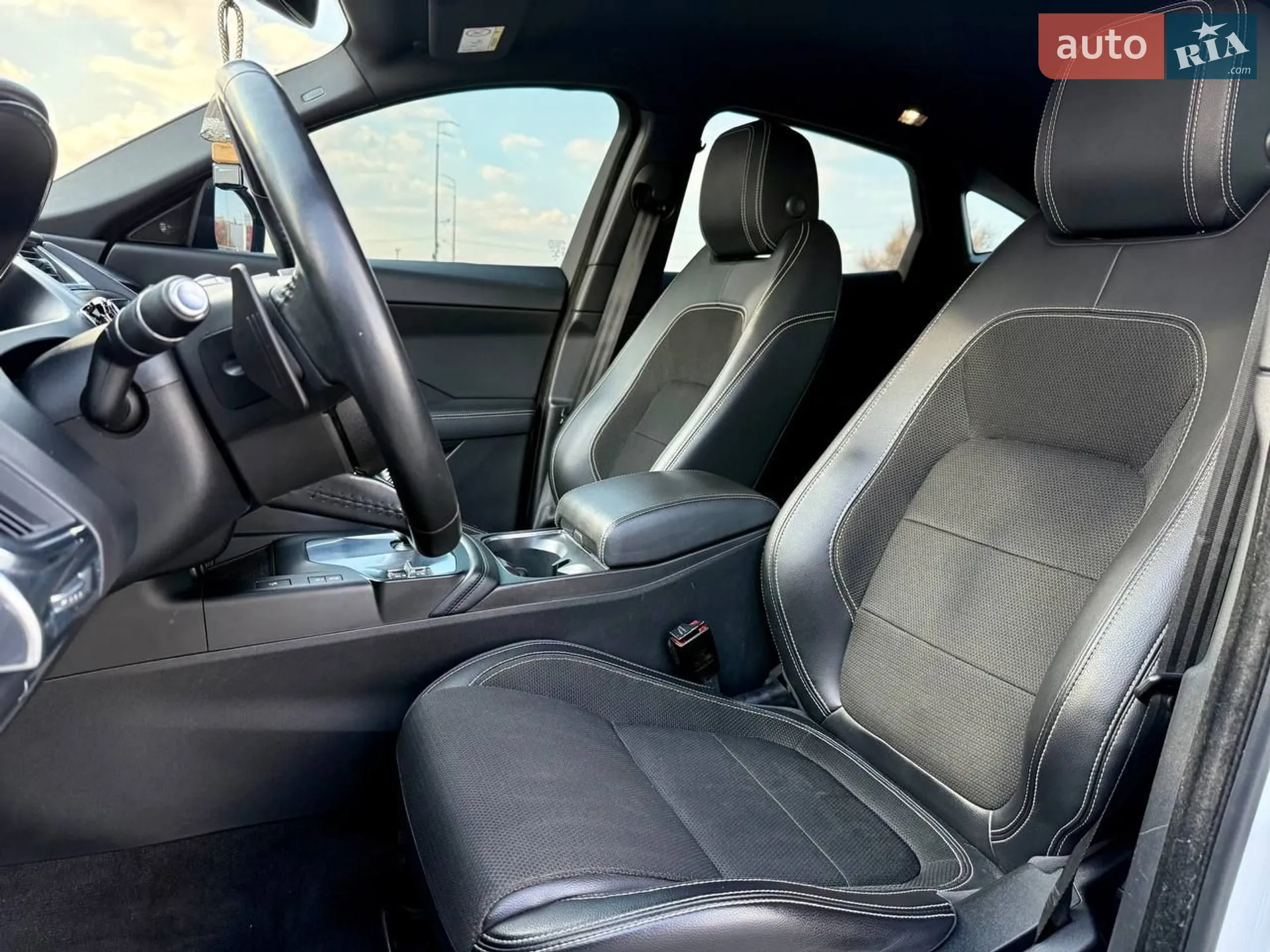 2019 Jaguar E-Pace - мініатюра 32