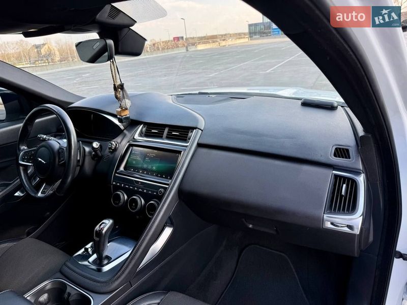 Позашляховик / Кросовер Jaguar E-Pace 2019 в Києві